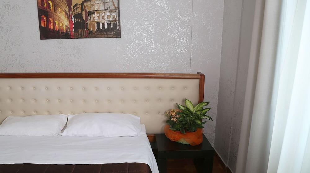 Roma Room Hotel Ngoại thất bức ảnh